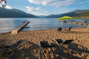 Christina Lake Lakefront, Hot Tub, Amazing Views